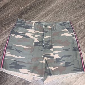 Gap Camo Utility Shorts with Racer Stripe!